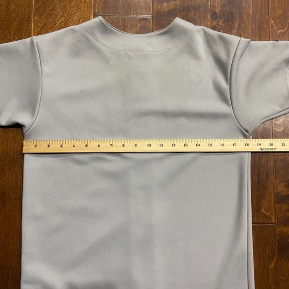 Majestic Vintage MLB Chicago Cubs Digital Camo Gray Baseball Jersey Youth Size M - Picture 7 of 8